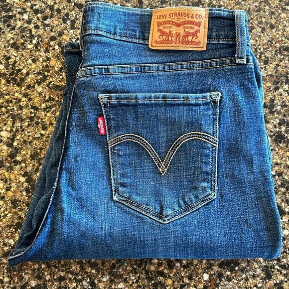 Levi’s Classic Straight Jeans - Picture 7 of 9